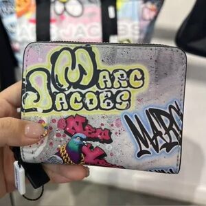 Marc Jacobs compact zip wallet